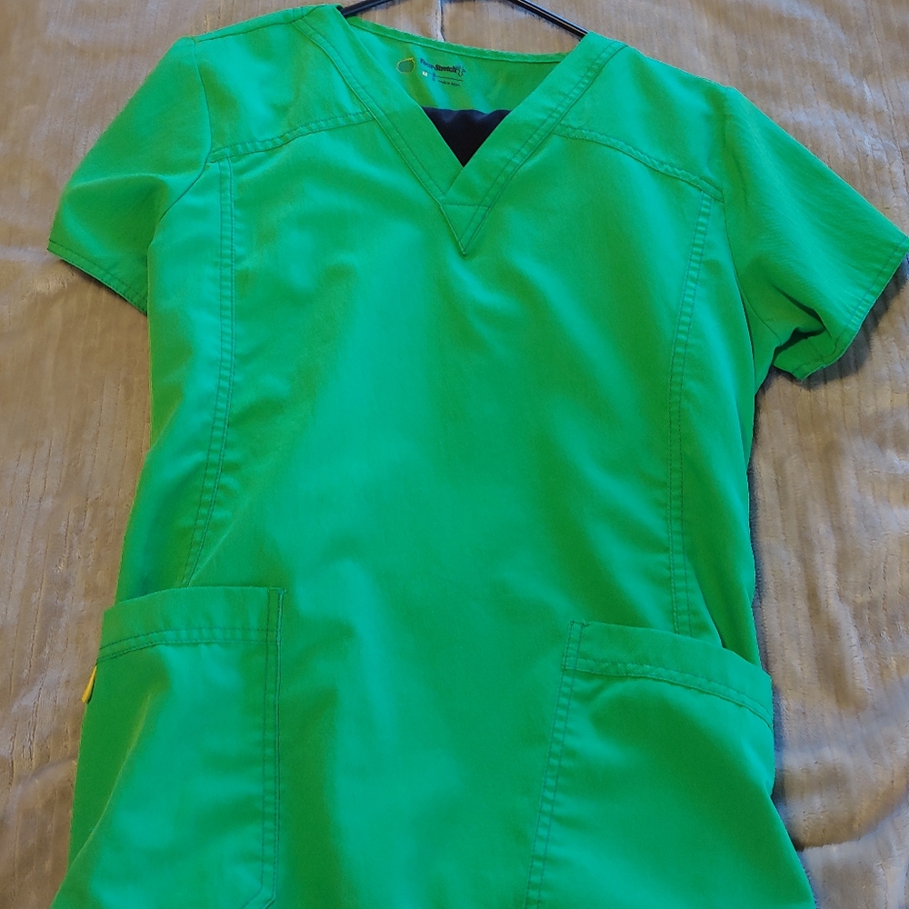 Wonderwink scrub top